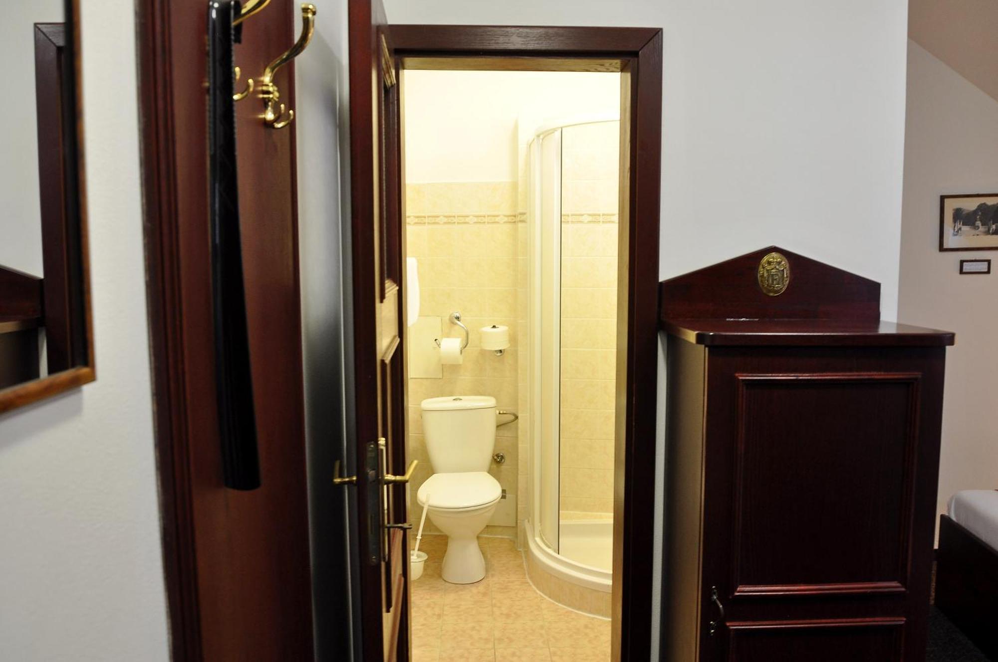 Hotel Cisar Ferdinand Loket Δωμάτιο φωτογραφία